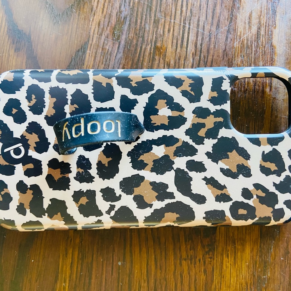 Loopy iPhone 11 Leopard Case